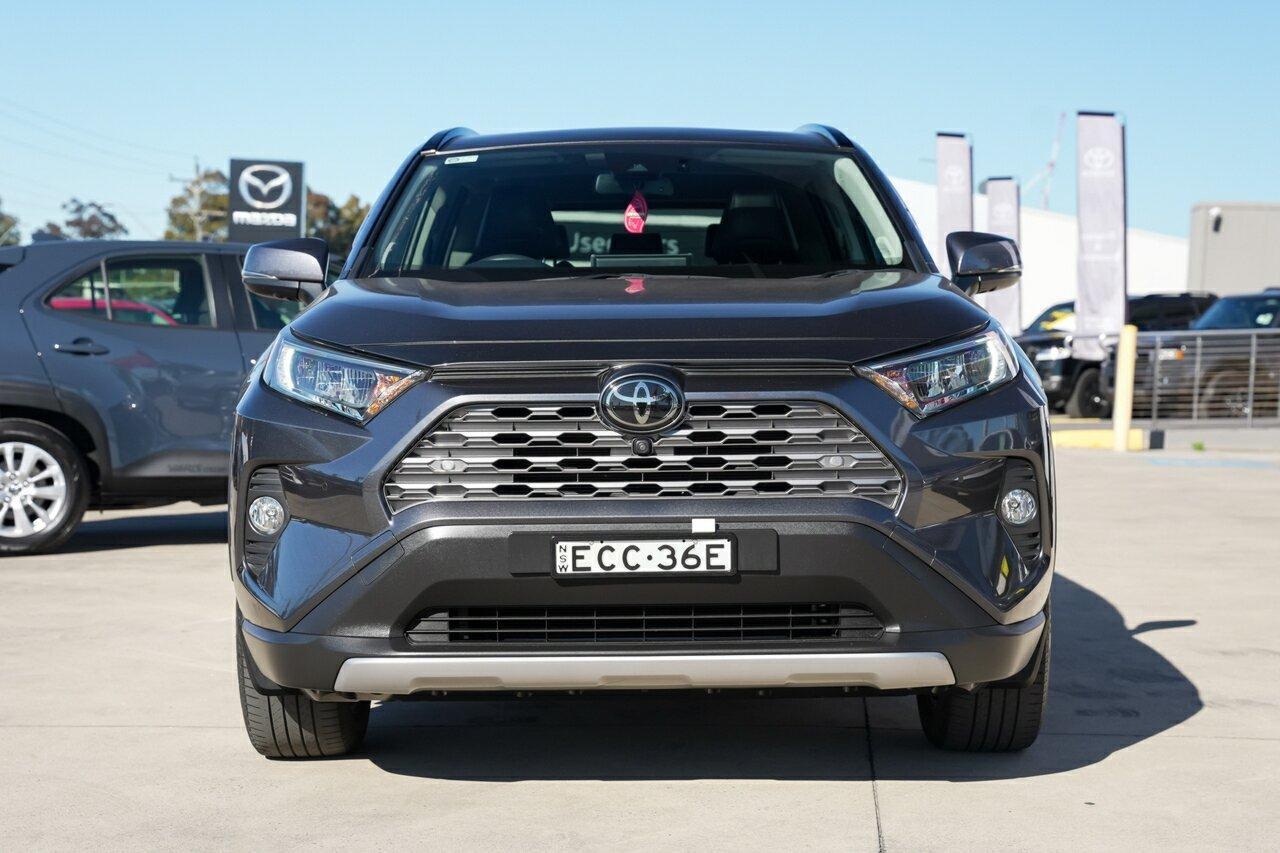 2019 Toyota RAV4 Cruiser 2WD in Silver