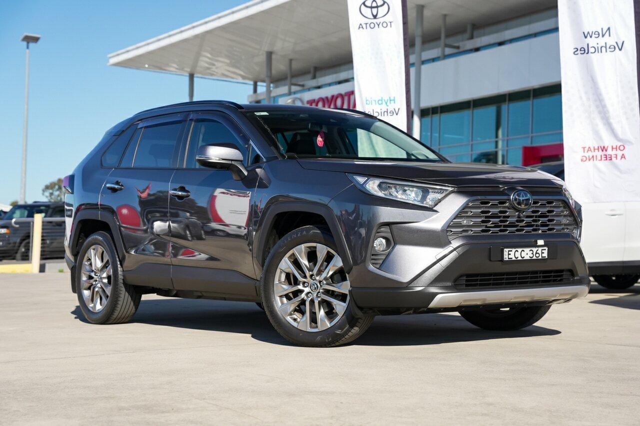 2019 Toyota RAV4 Cruiser 2WD in Silver