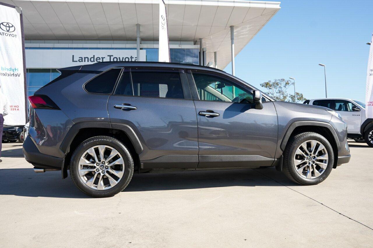 2019 Toyota RAV4 Cruiser 2WD in Silver