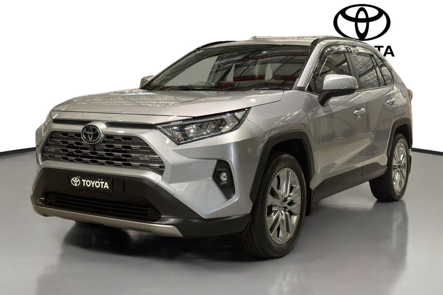 2022 Toyota RAV4 Cruiser 2WD in Silver
