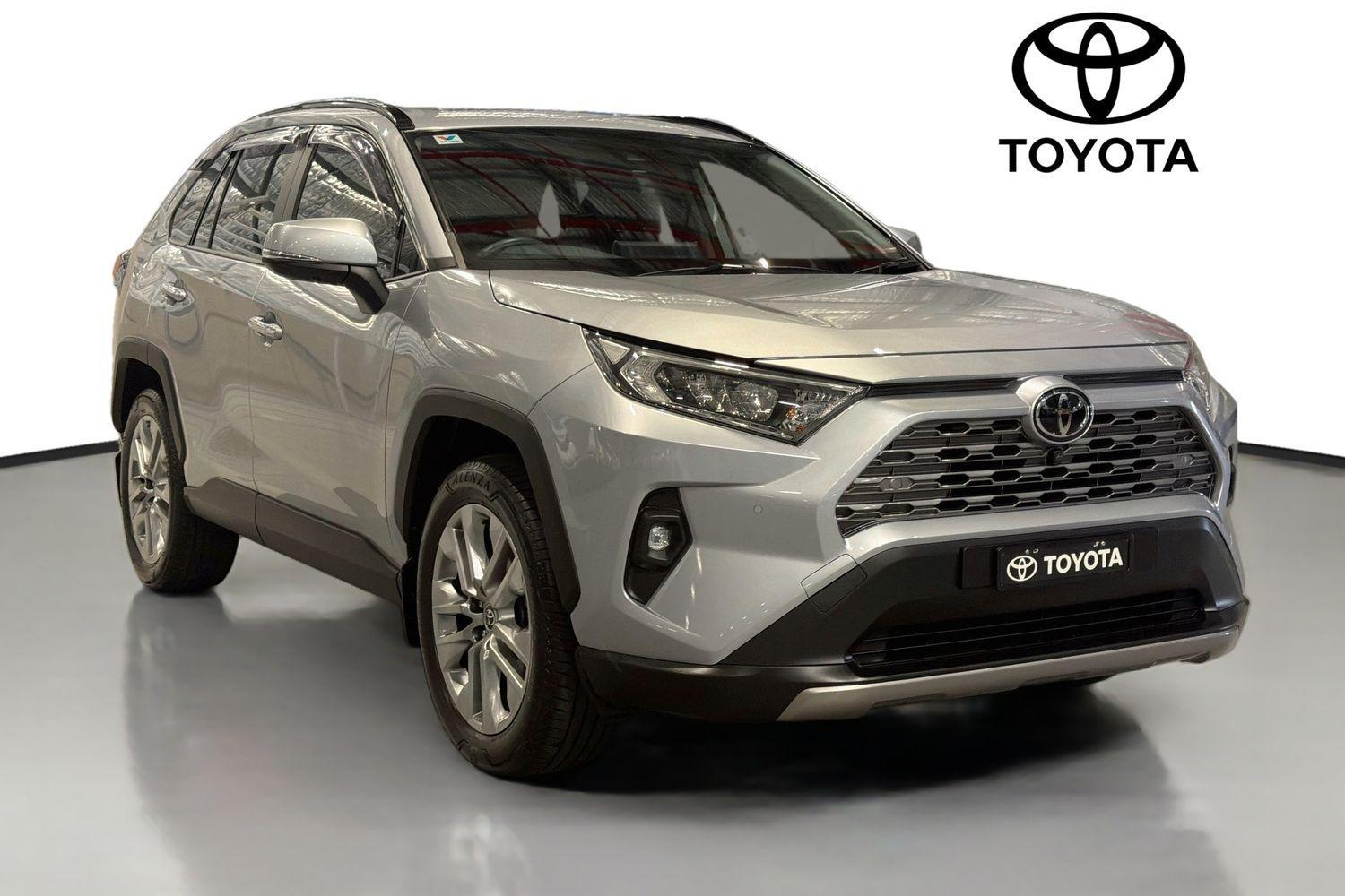 2022 Toyota RAV4 Cruiser 2WD in Silver