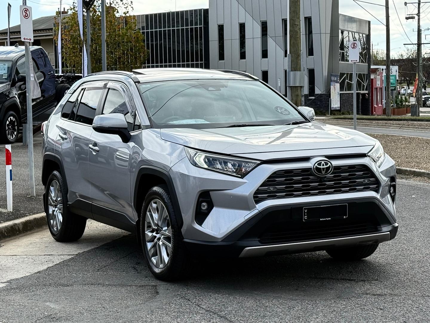 2022 Toyota RAV4 Cruiser in Silver