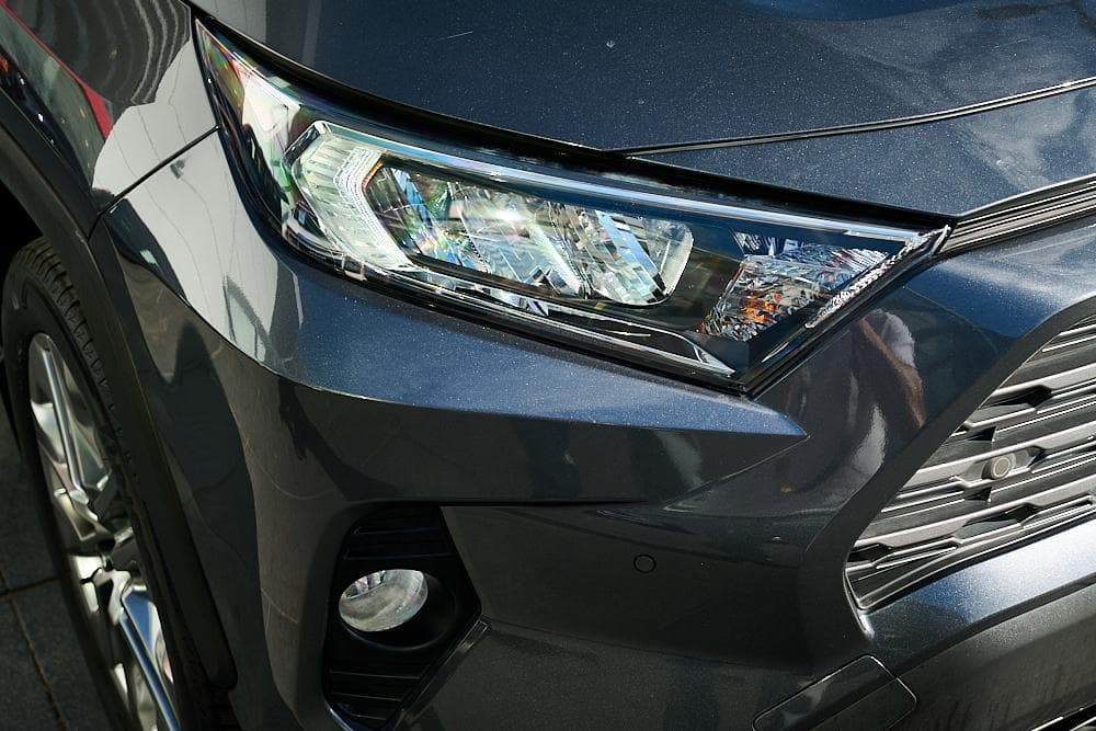 2019 Toyota RAV4 Cruiser 2WD in Silver