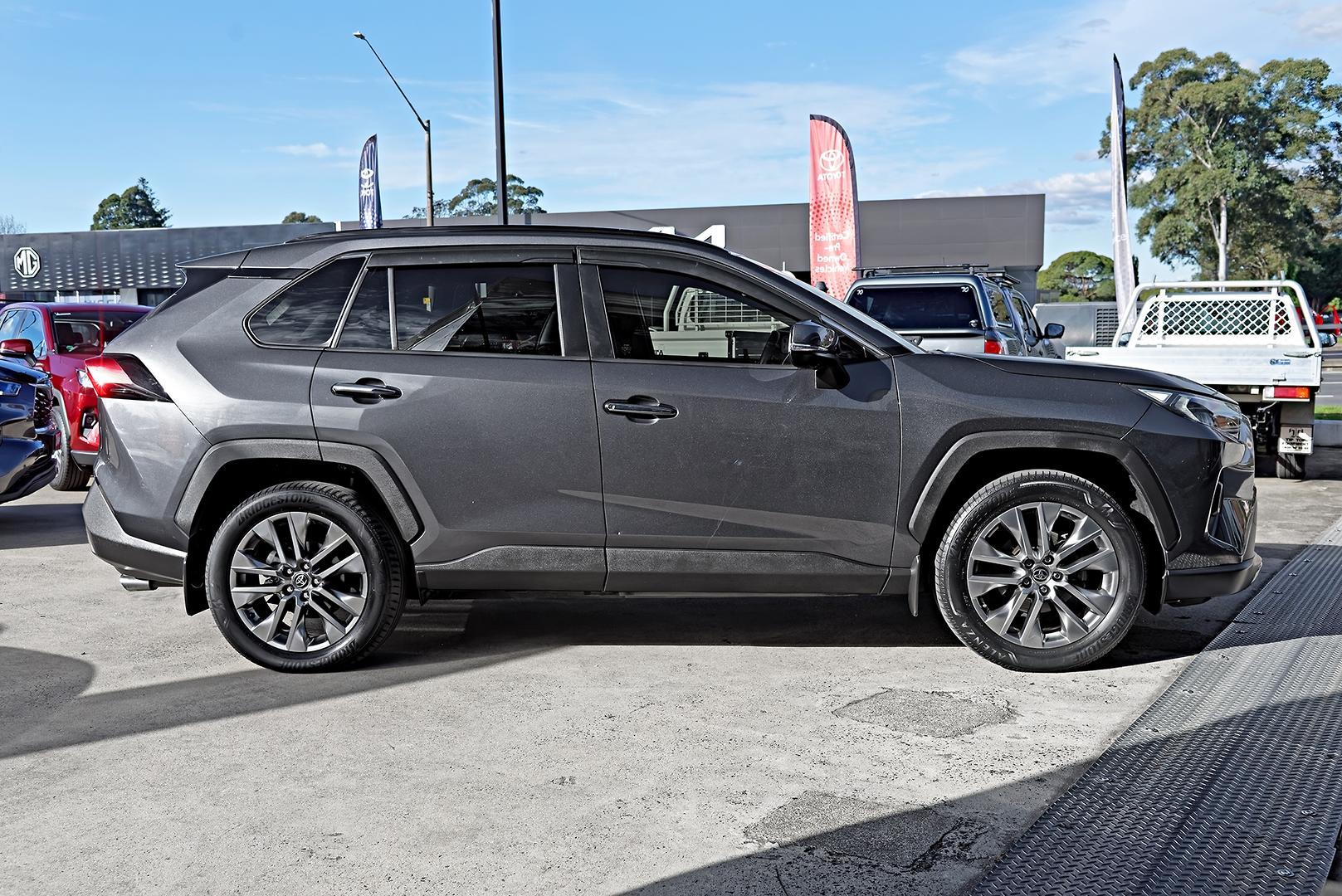 2022 Toyota RAV4 Cruiser 2WD in Silver