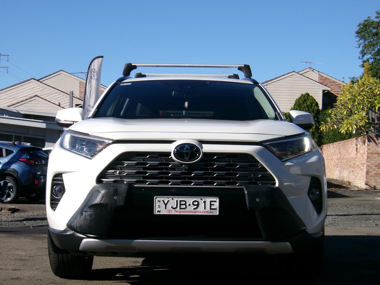 2020 Toyota RAV4 Cruiser 2WD in White