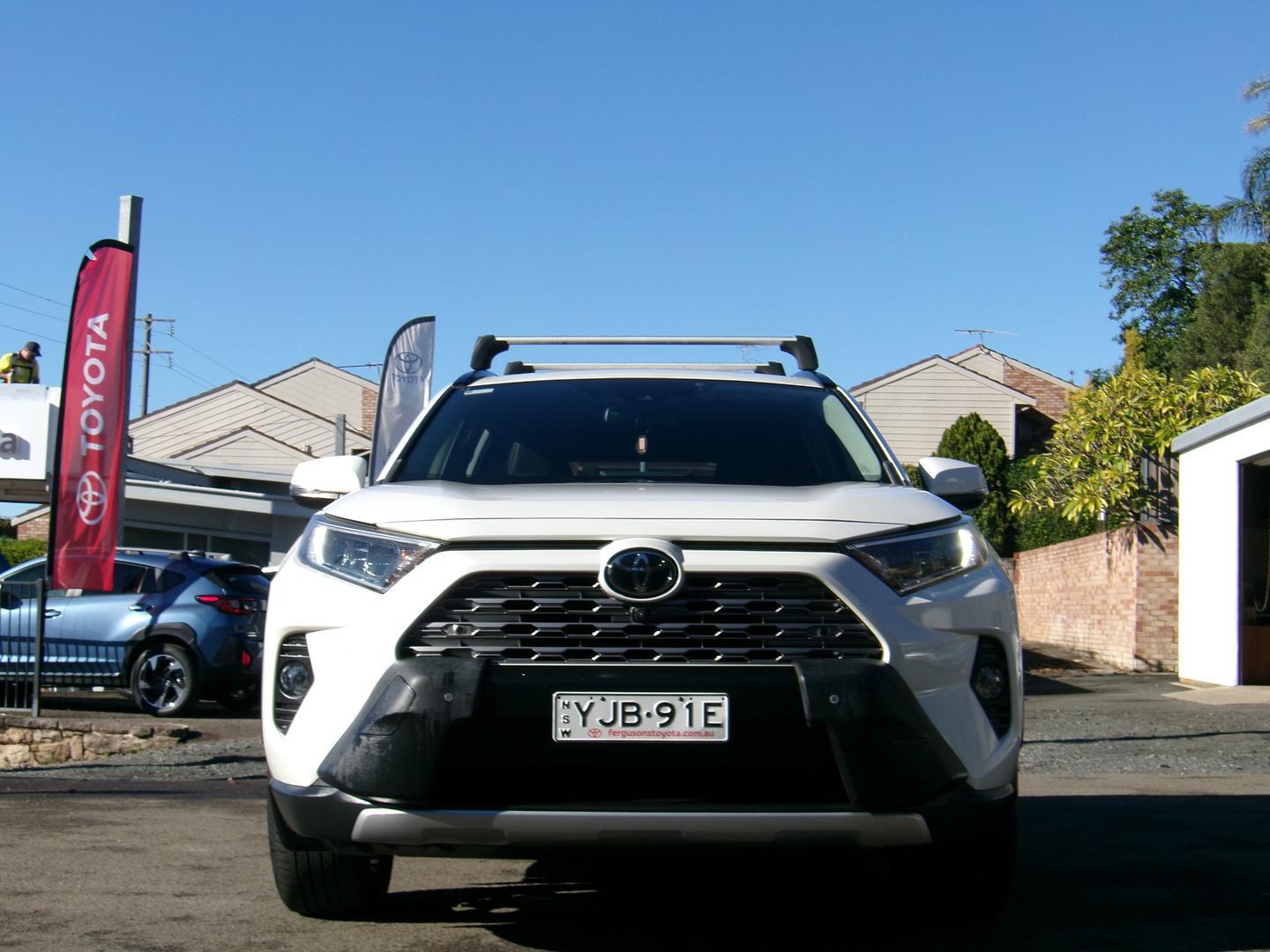 2020 Toyota RAV4 Cruiser 2WD in White