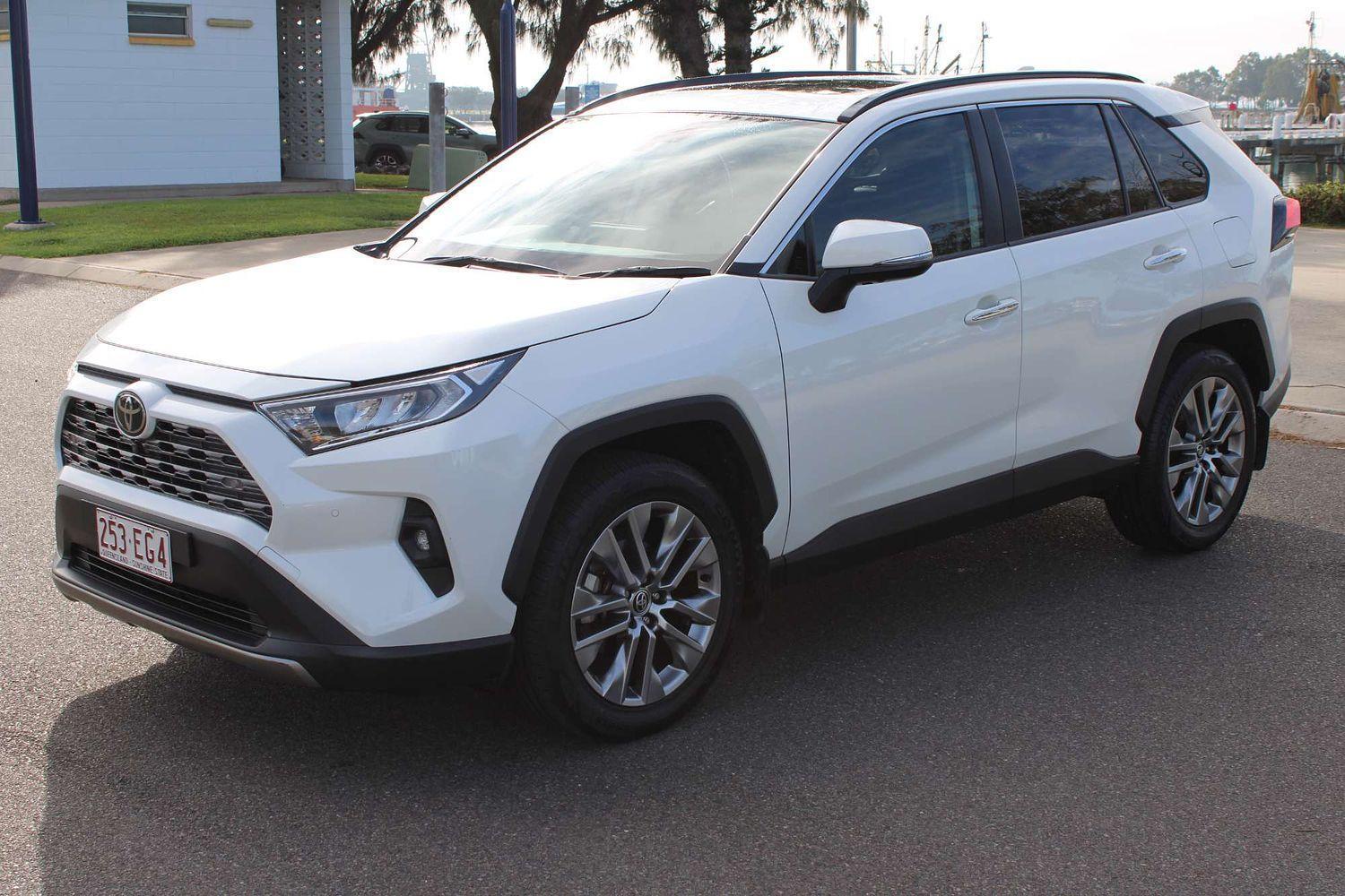 2022 Toyota RAV4 Cruiser 2WD in White