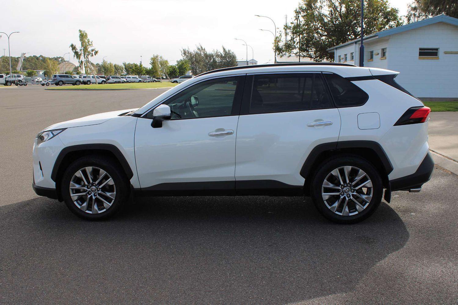 2022 Toyota RAV4 Cruiser 2WD in White