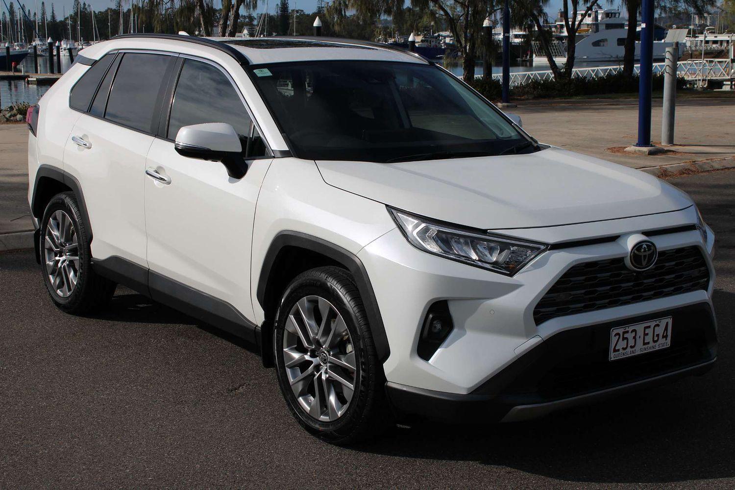 2022 Toyota RAV4 Cruiser 2WD in White