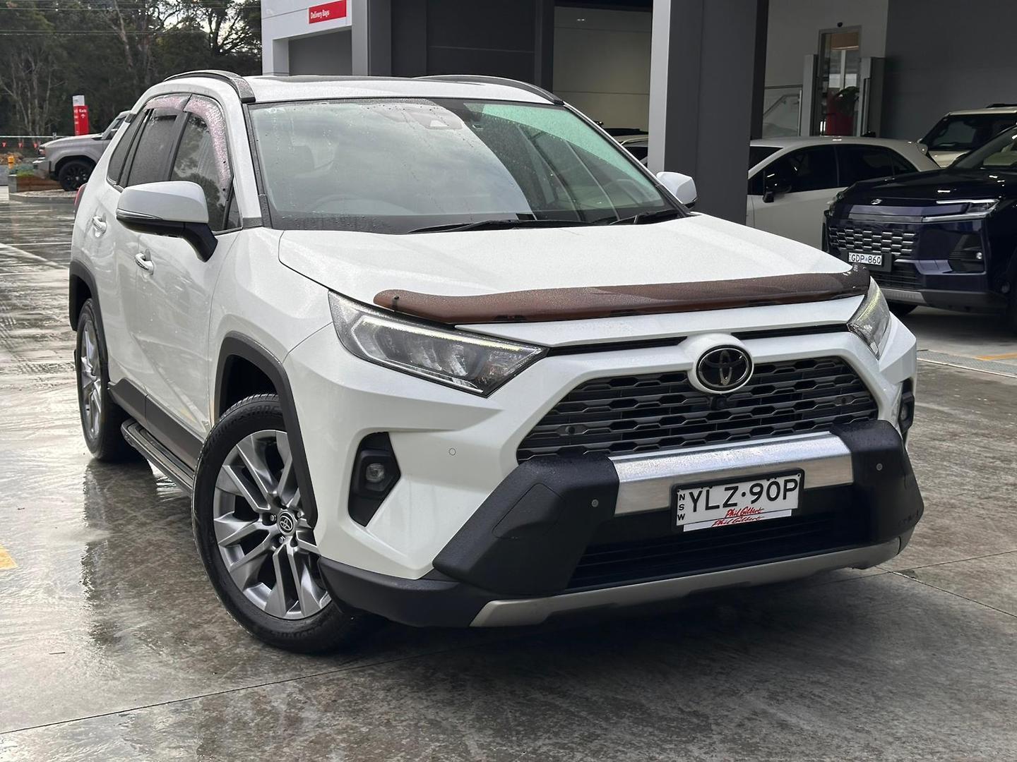 2022 Toyota RAV4 Cruiser 2WD in White