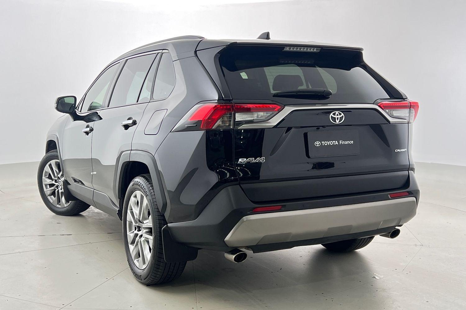 2024 Toyota RAV4 Cruiser in Black