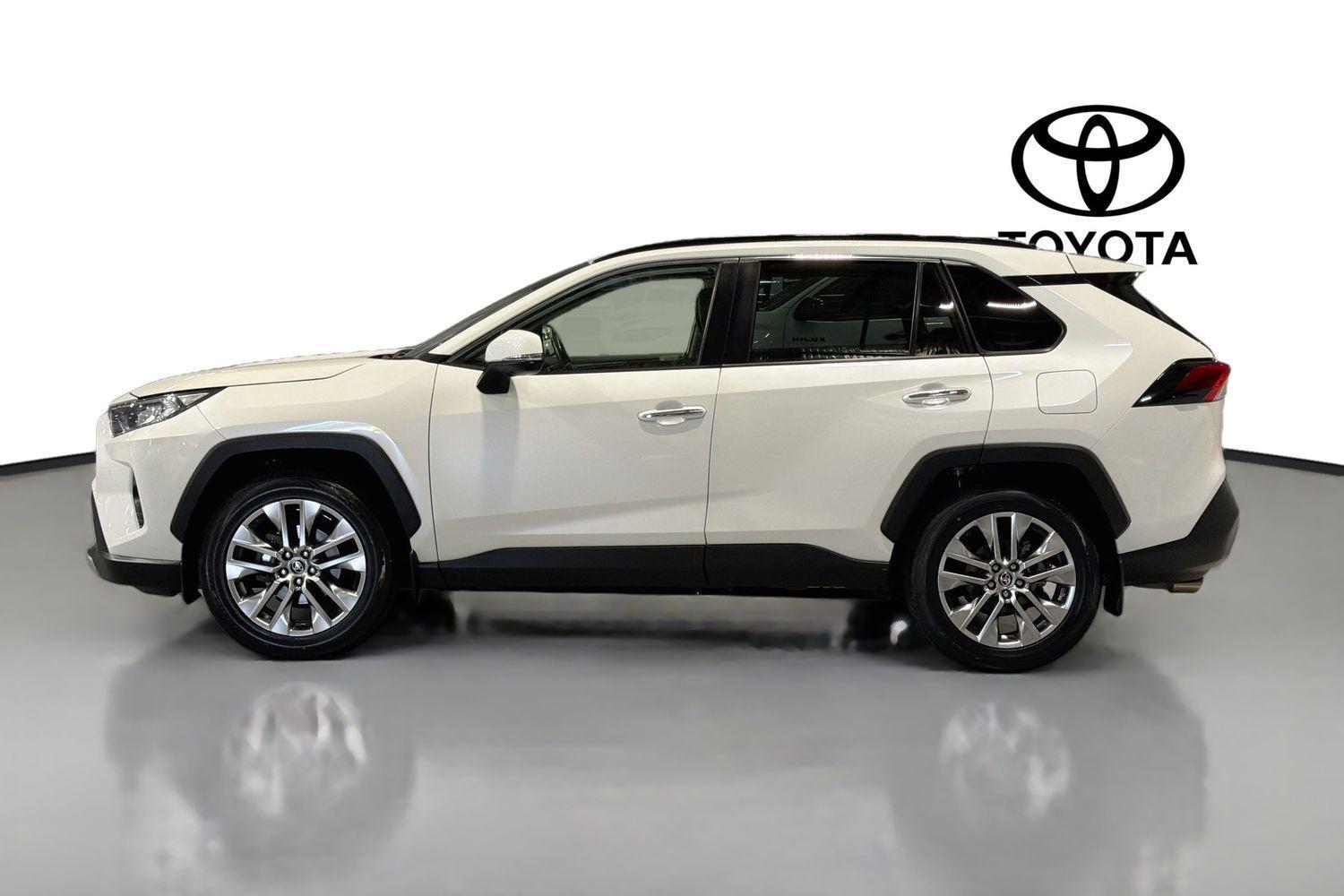 2020 Toyota RAV4 Cruiser 2WD in White