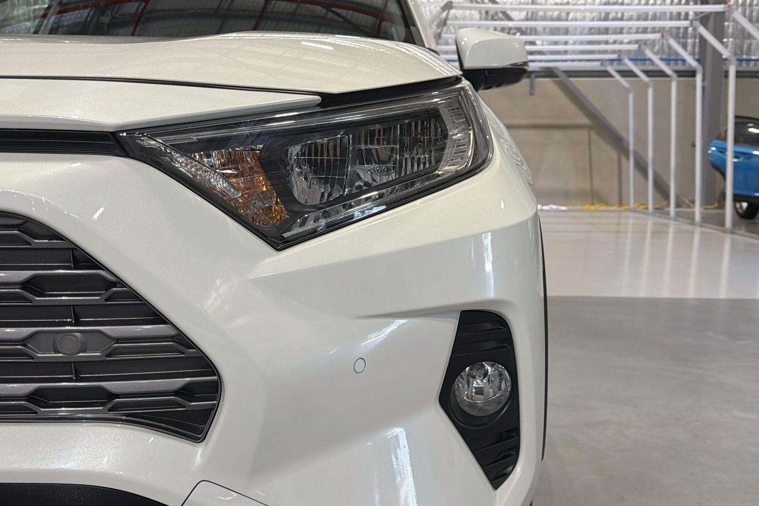 2020 Toyota RAV4 Cruiser 2WD in White