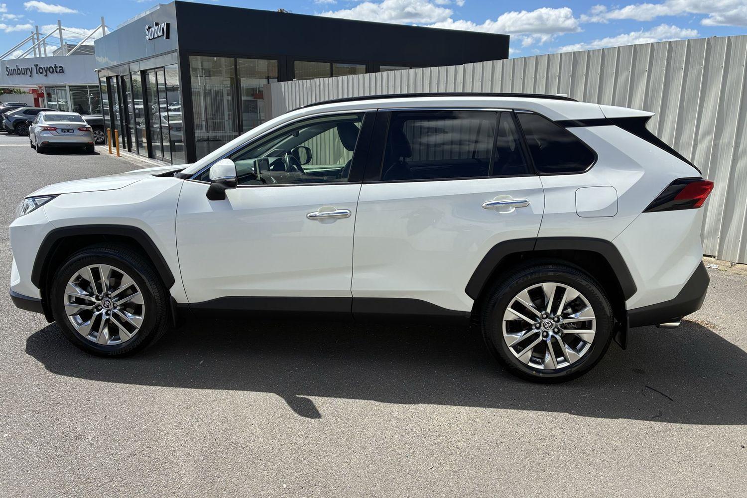 2021 Toyota RAV4 Cruiser 2WD in White