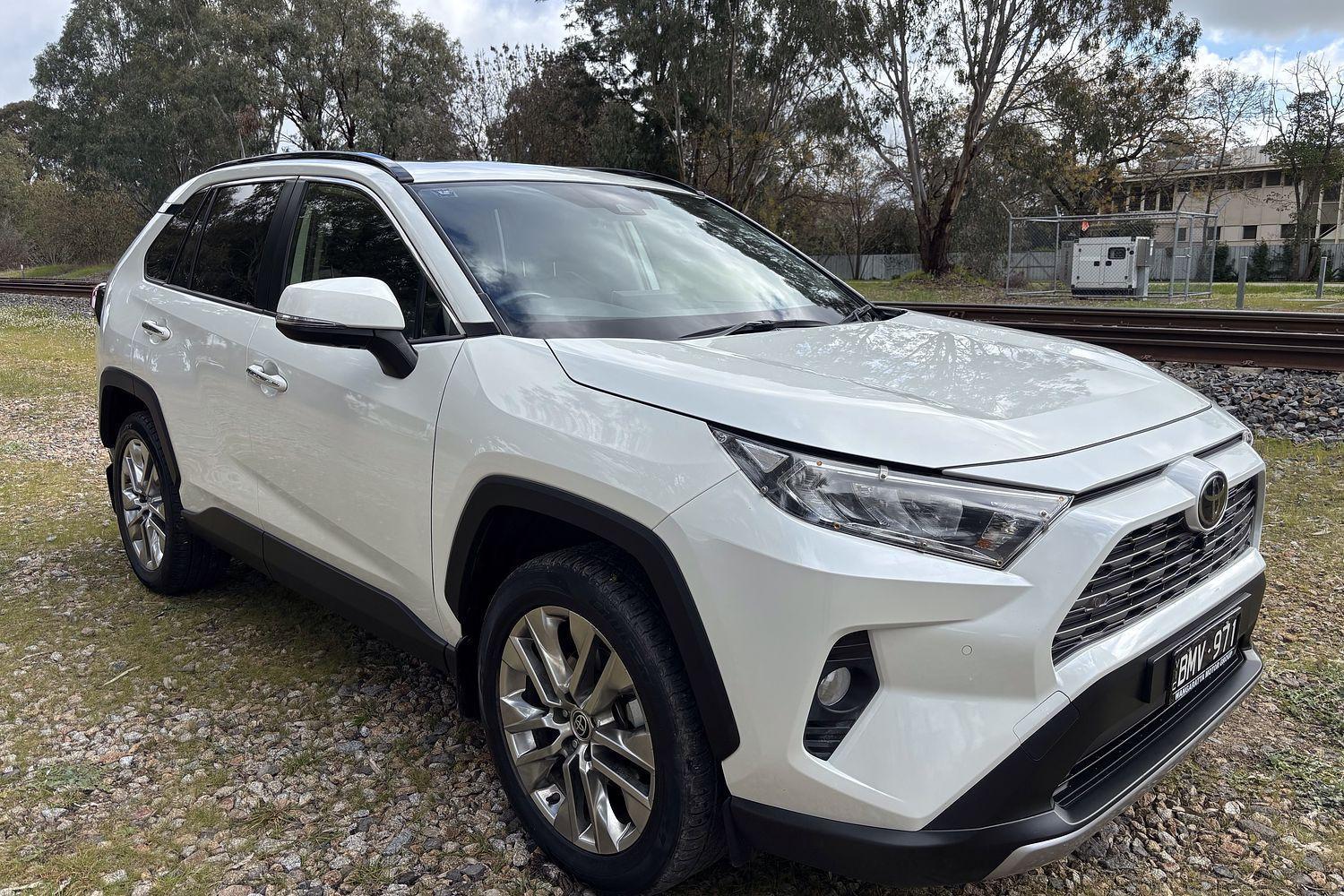 2020 Toyota RAV4 Cruiser 2WD in White