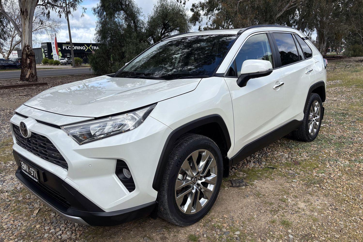 2020 Toyota RAV4 Cruiser 2WD in White