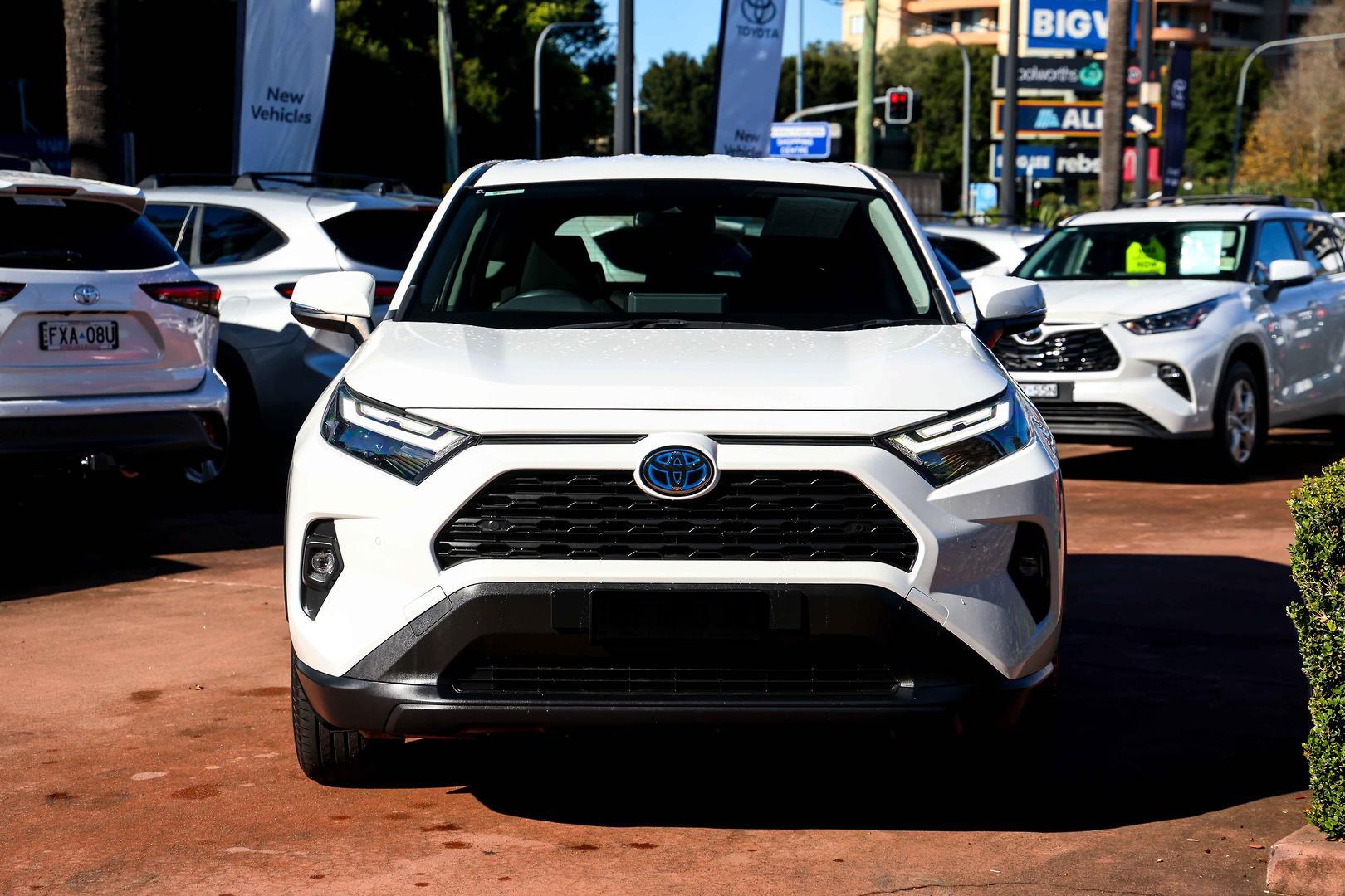 2022 Toyota RAV4 GX-2WD in White