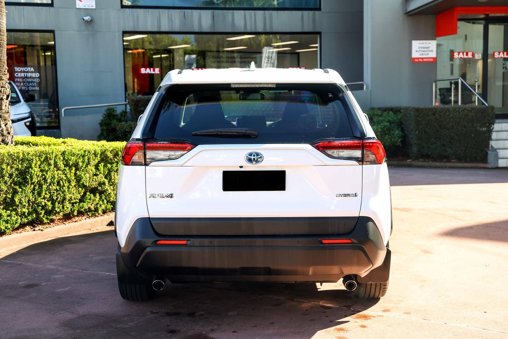 2022 Toyota RAV4 GX-2WD in White