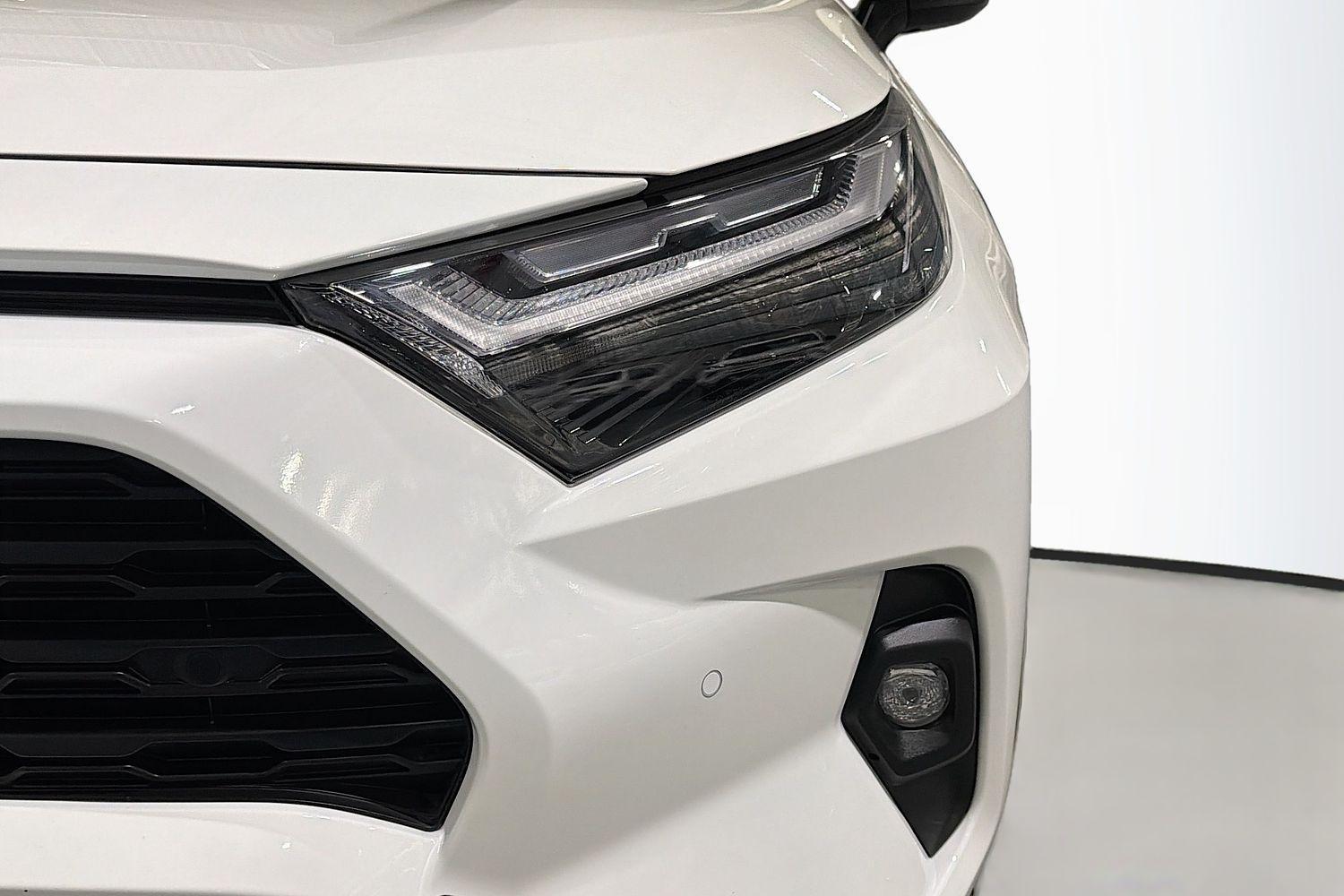 2022 Toyota RAV4 GX-2WD in White