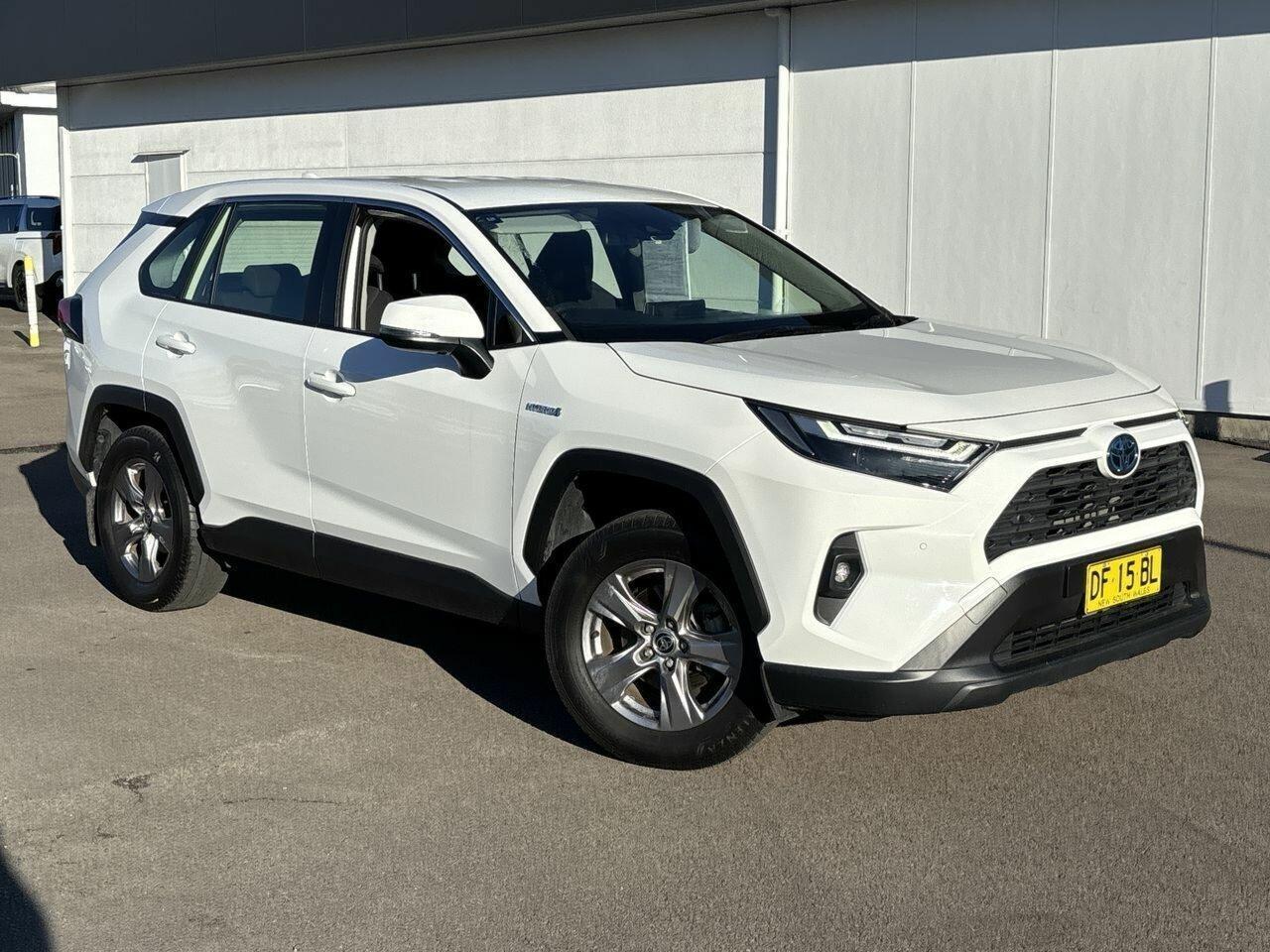 2022 Toyota RAV4 GX-2WD in White