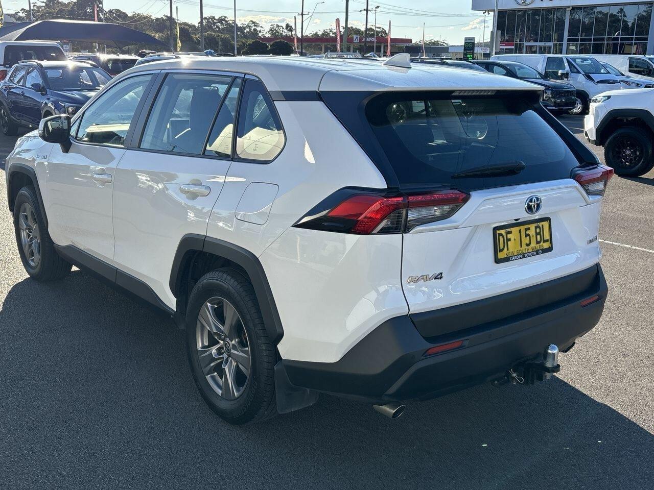 2022 Toyota RAV4 GX-2WD in White