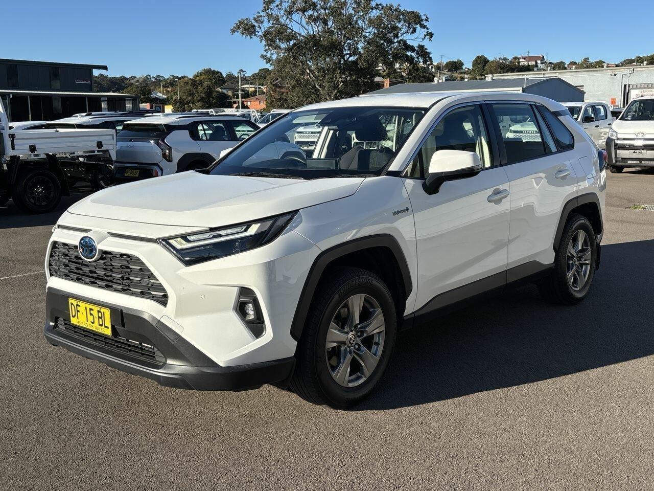 2022 Toyota RAV4 GX-2WD in White
