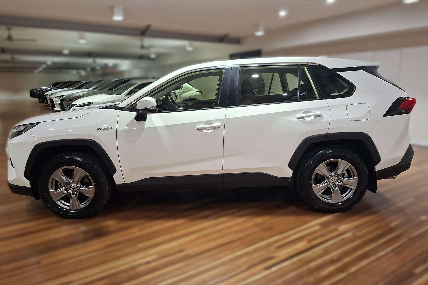 2023 Toyota RAV4 GX-2WD in White