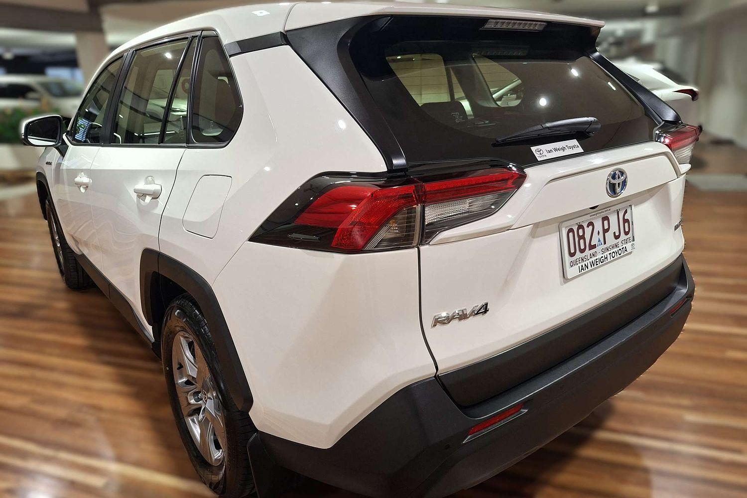 2023 Toyota RAV4 GX-2WD in White