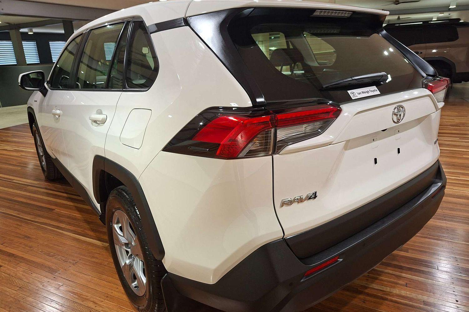 2025 Toyota RAV4 GX-2WD in White