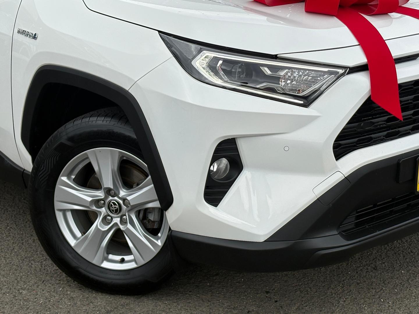2021 Toyota RAV4 GX-2WD in White