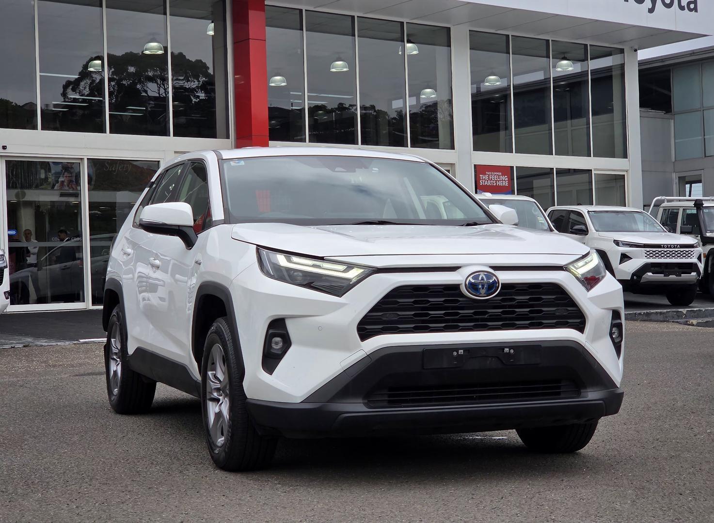 2022 Toyota RAV4 GX-2WD in White