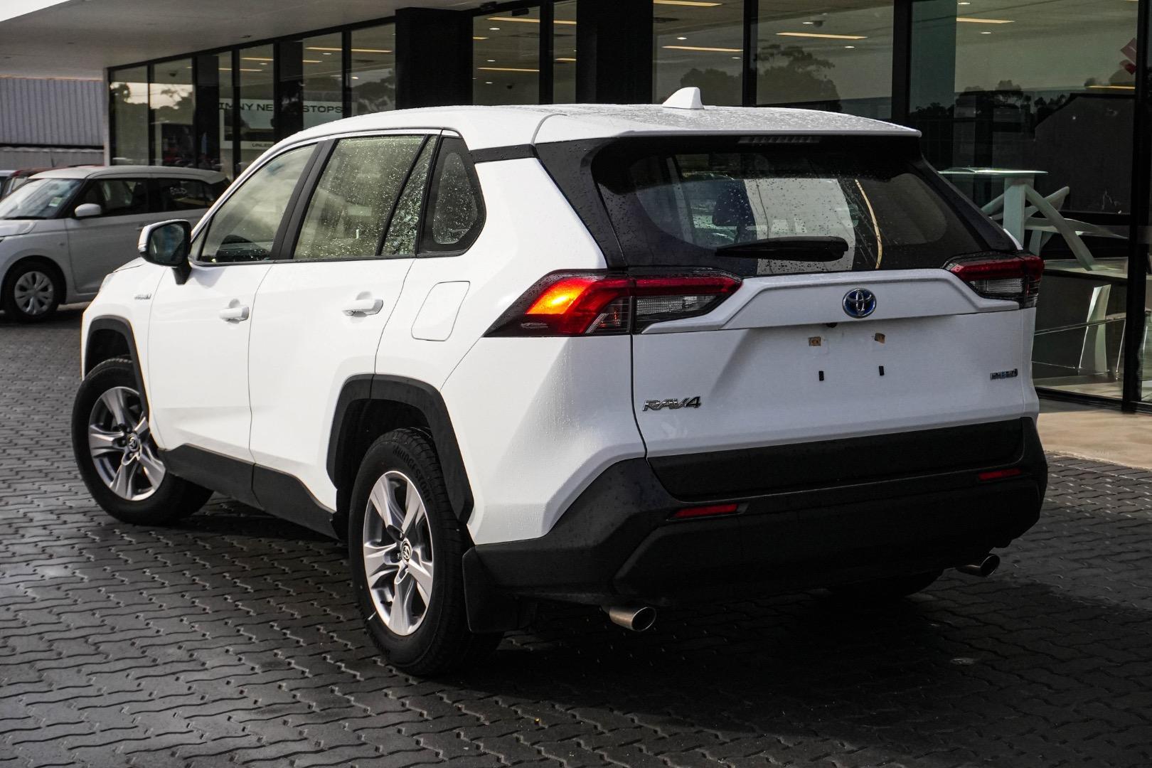 2024 Toyota RAV4 GX-2WD in White