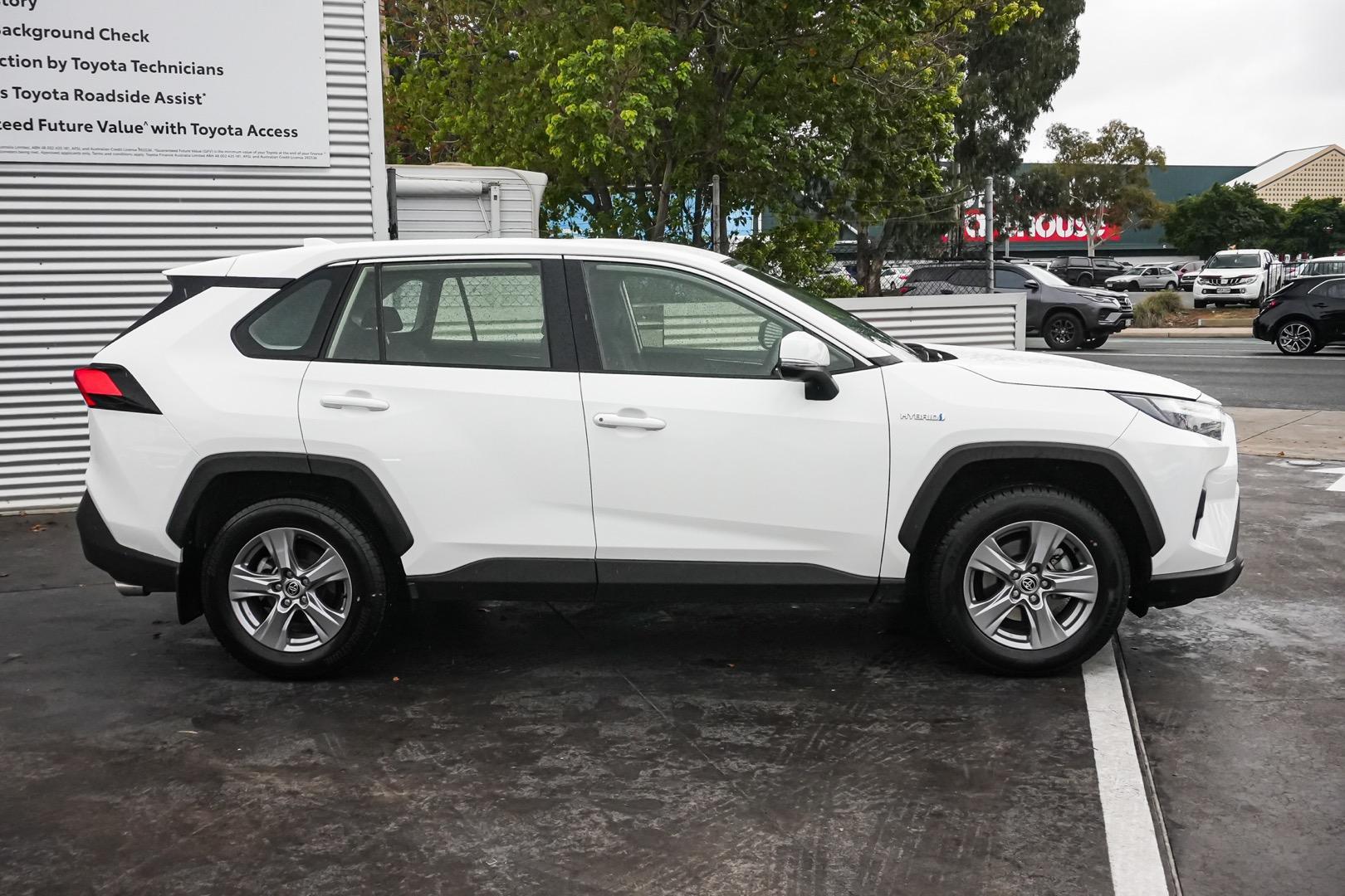 2024 Toyota RAV4 GX in White