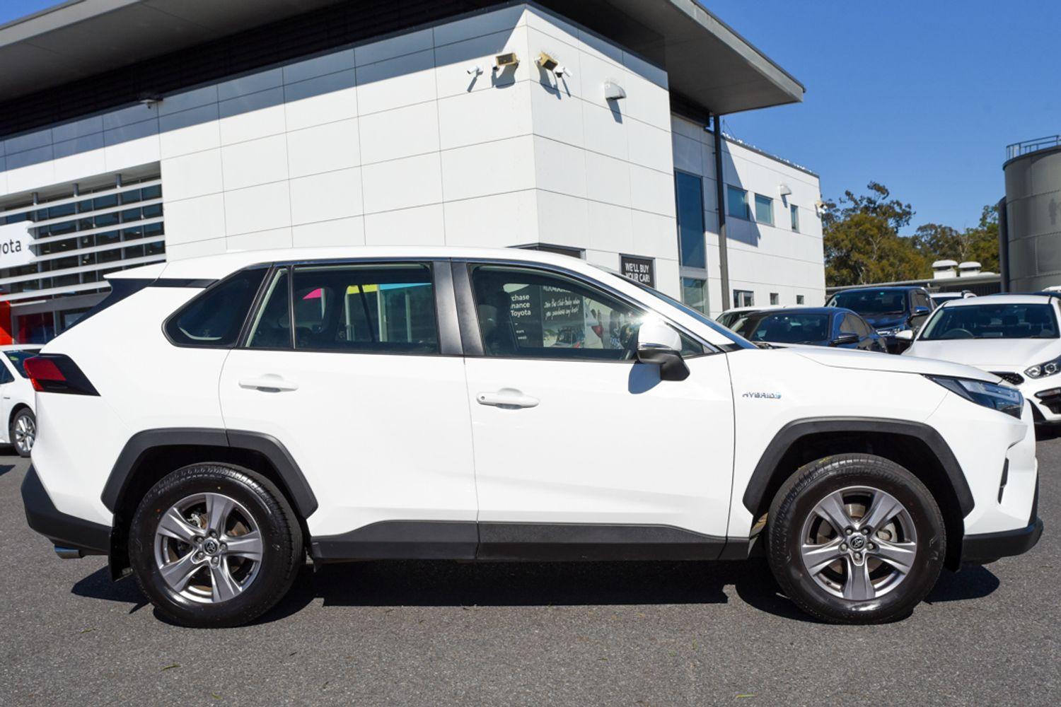 2024 Toyota RAV4 GX-2WD in White