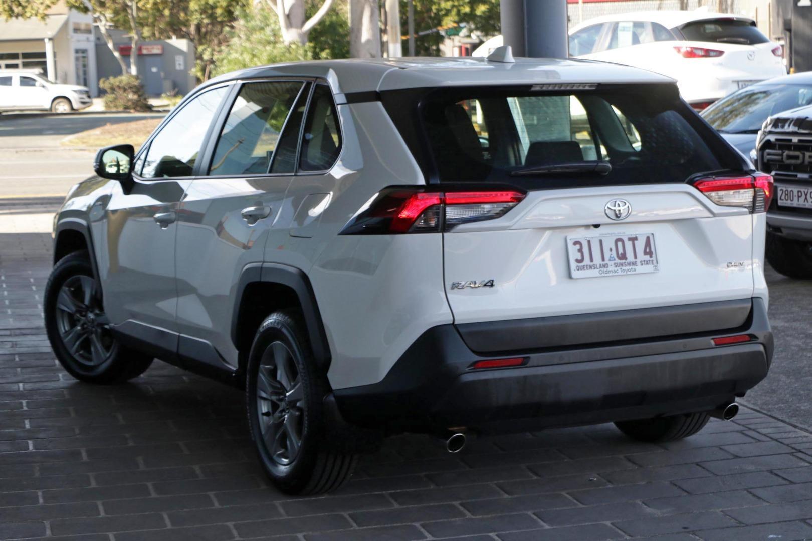 2025 Toyota RAV4 GX-2WD in White