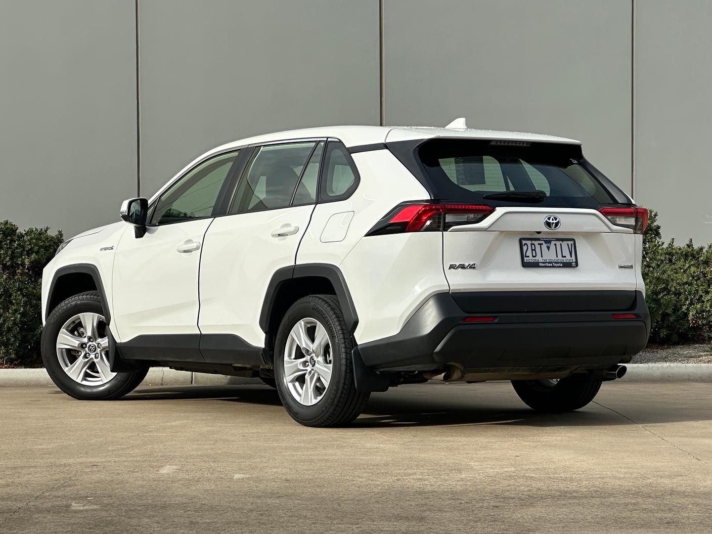 2021 Toyota RAV4 GX-2WD in White