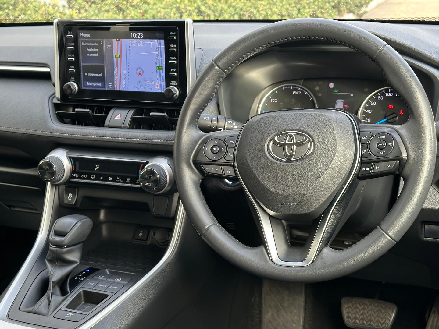 2021 Toyota RAV4 GX-2WD in White
