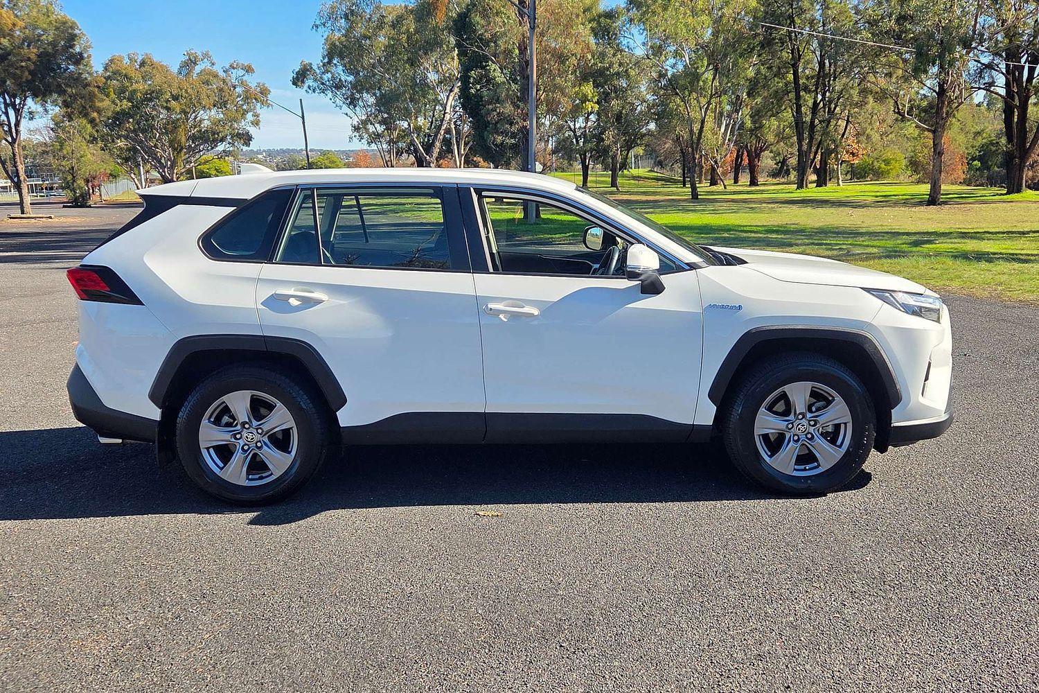 2024 Toyota RAV4 GX in Glacier White