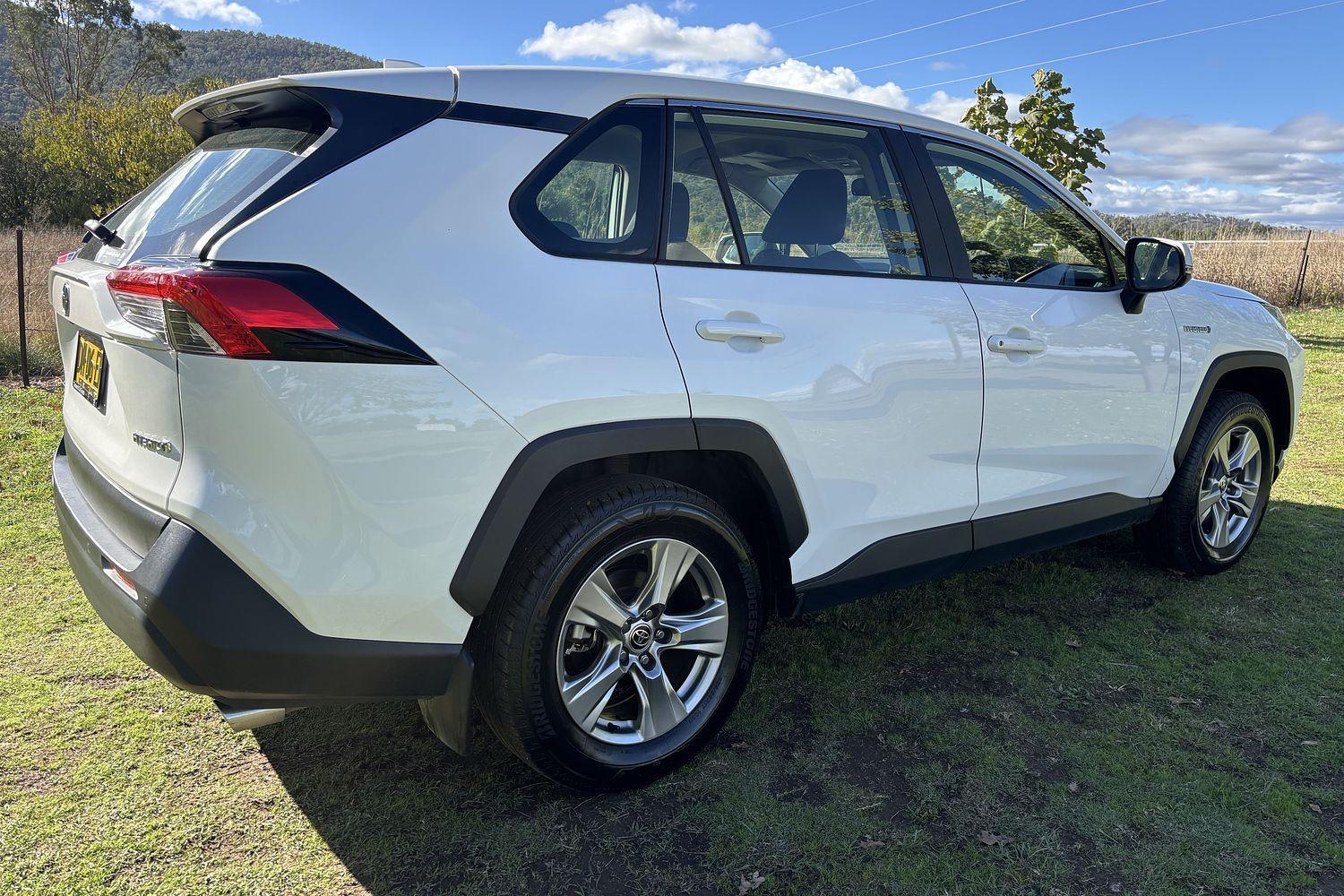 2024 Toyota RAV4 GX-2WD in White