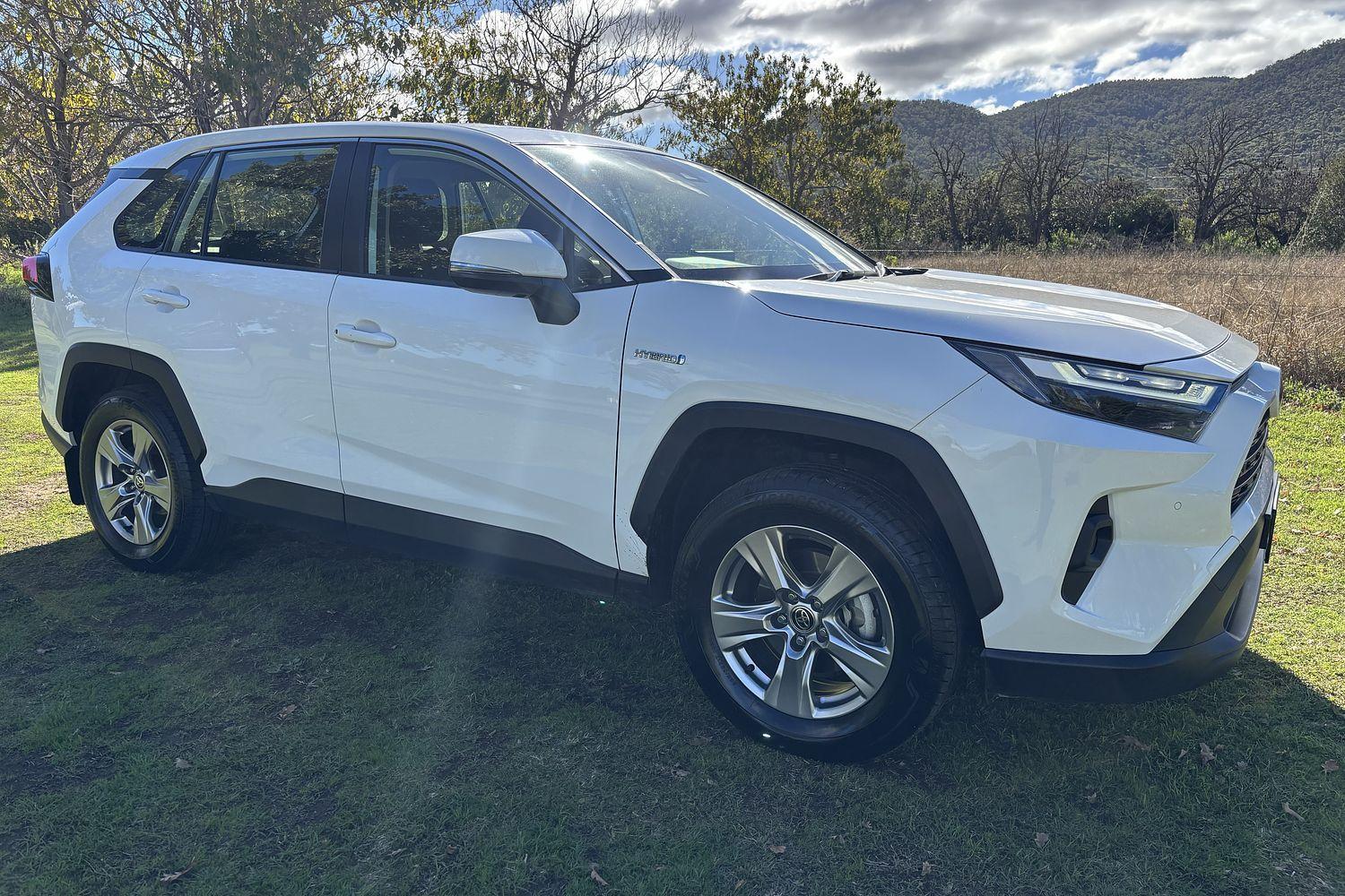 2024 Toyota RAV4 GX-2WD in White