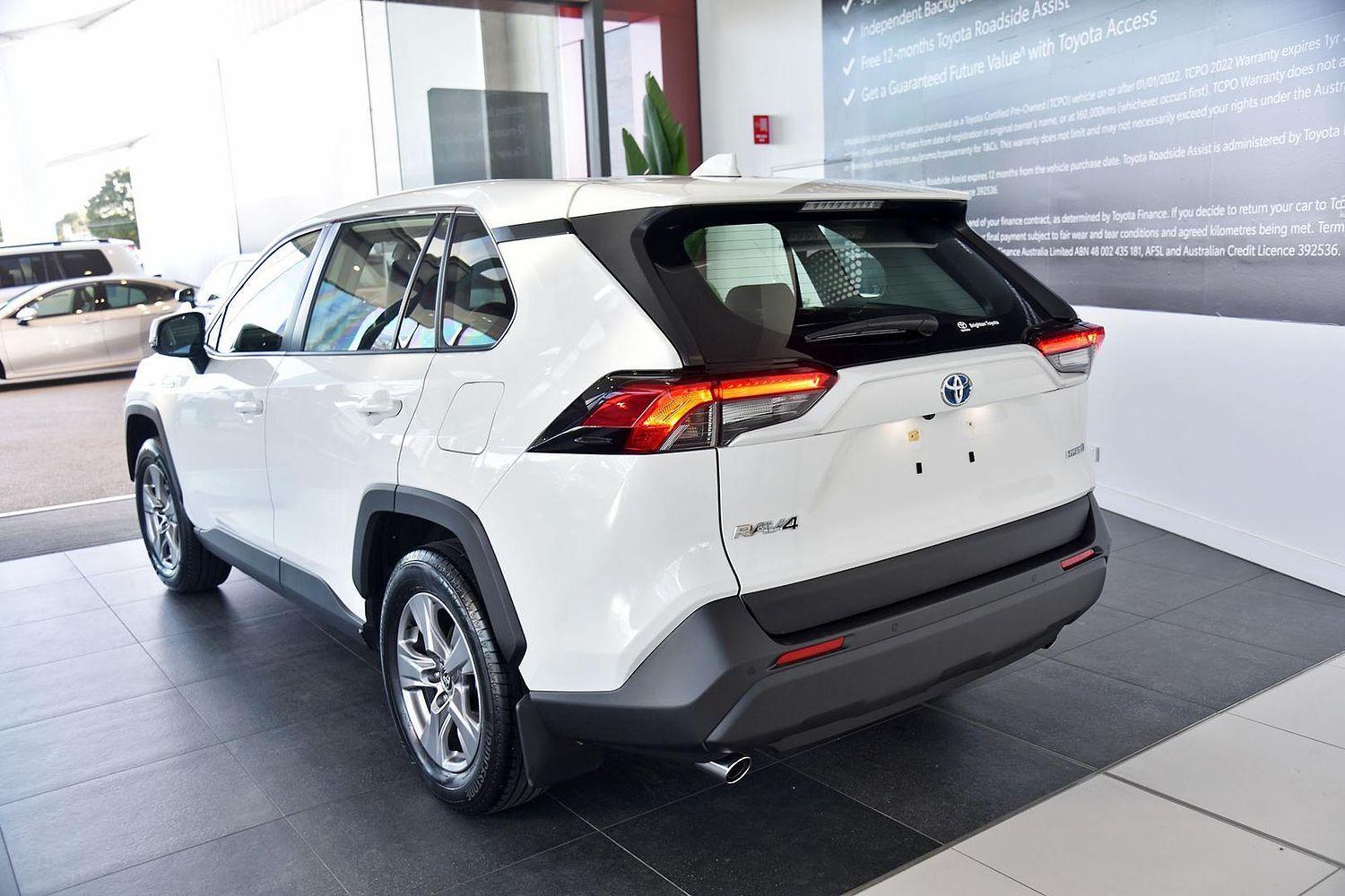 2024 Toyota RAV4 GX-2WD in White