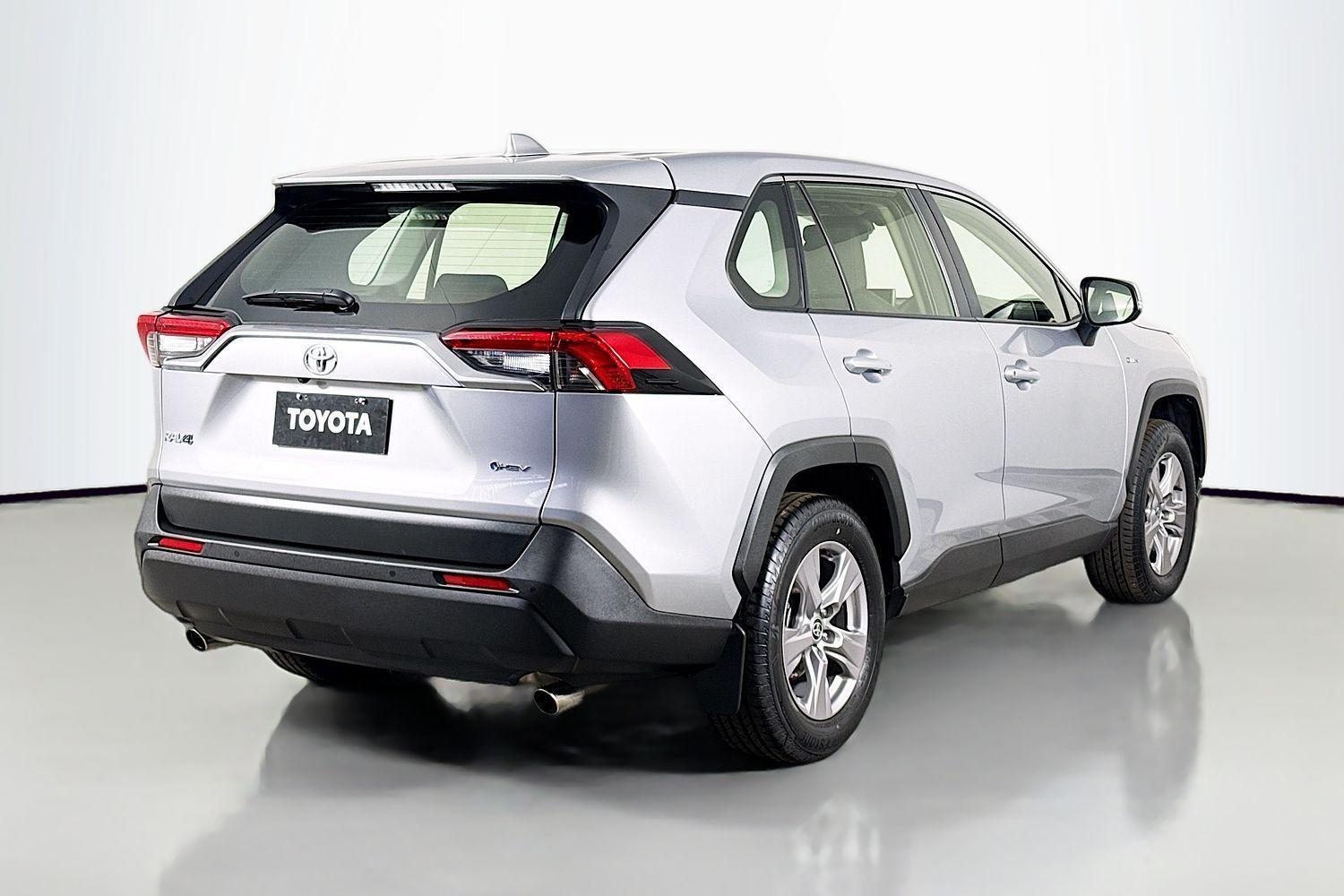 2025 Toyota RAV4 GX 2WD in Silver