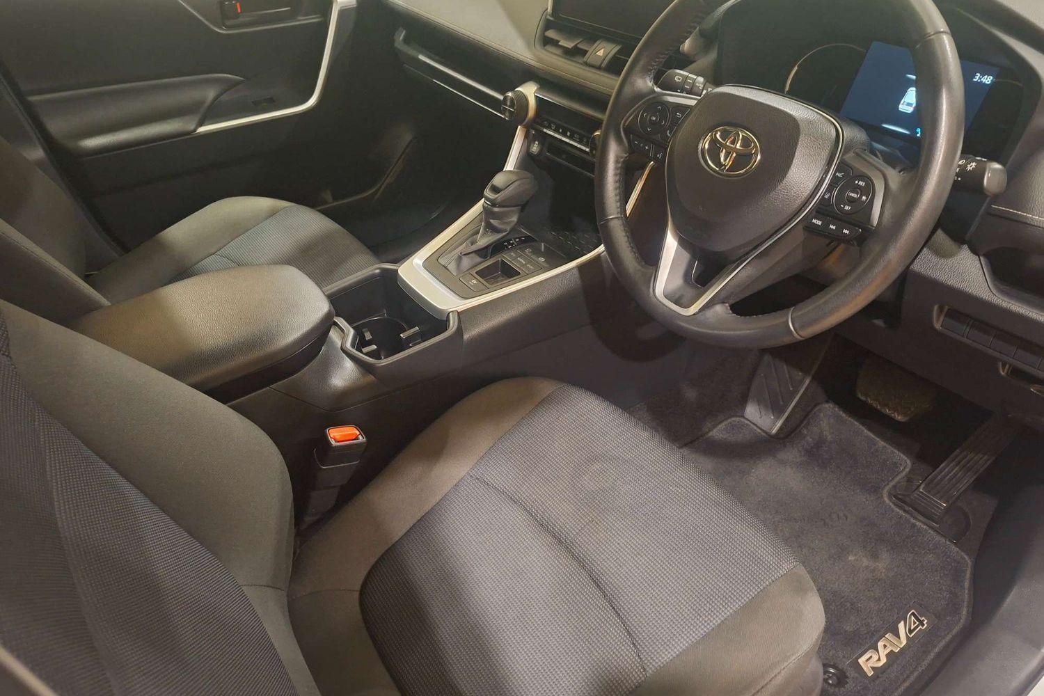 2025 Toyota RAV4 GX-2WD in White