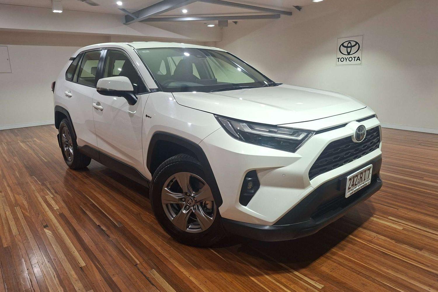 2025 Toyota RAV4 GX-2WD in White