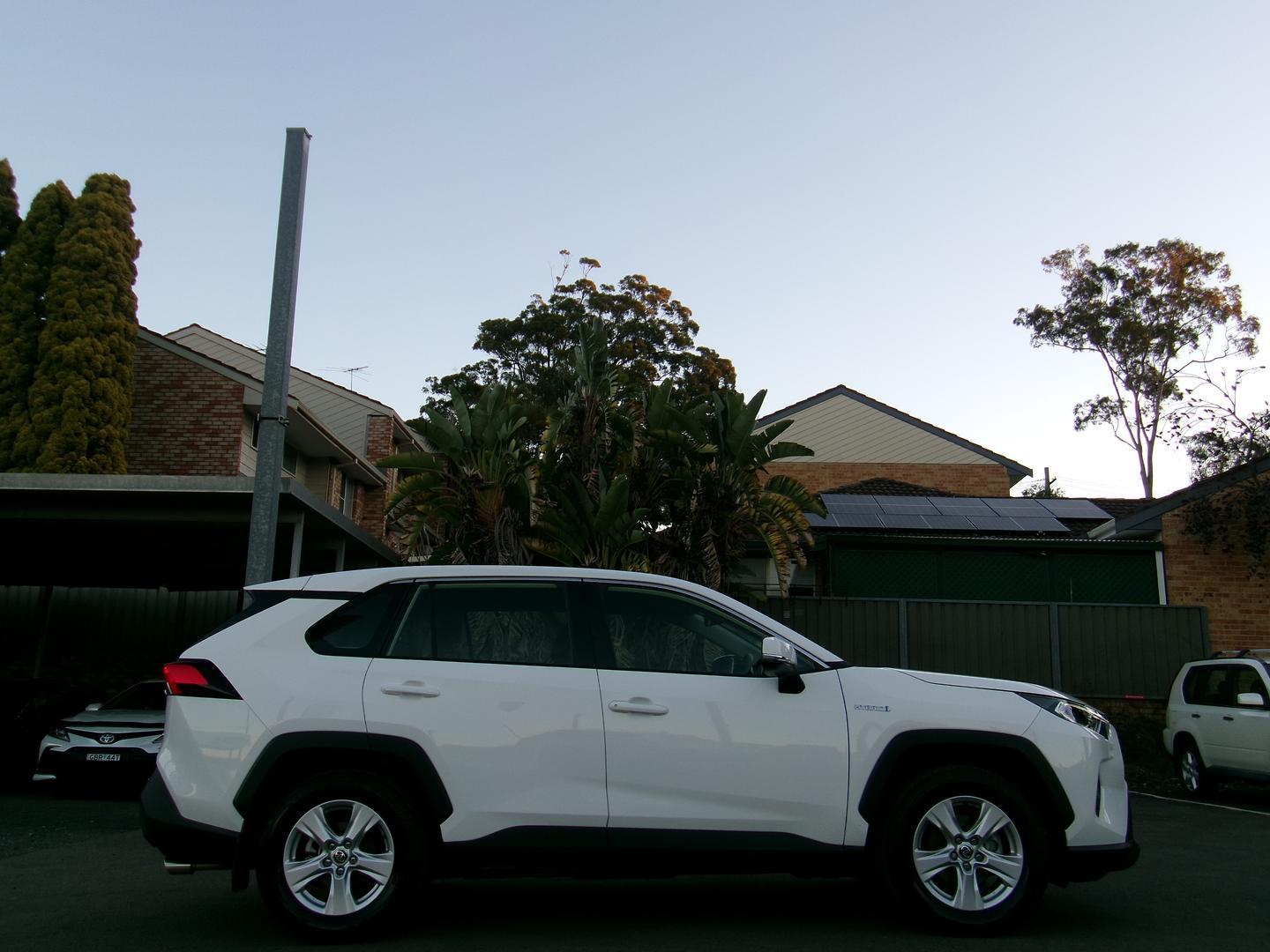 2021 Toyota RAV4 GX-2WD in White