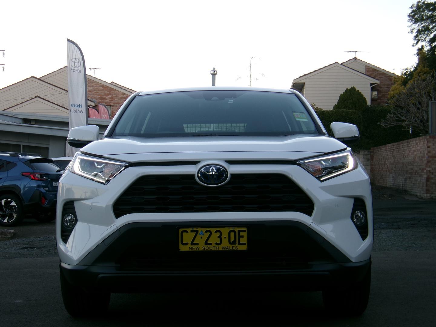 2021 Toyota RAV4 GX-2WD in White