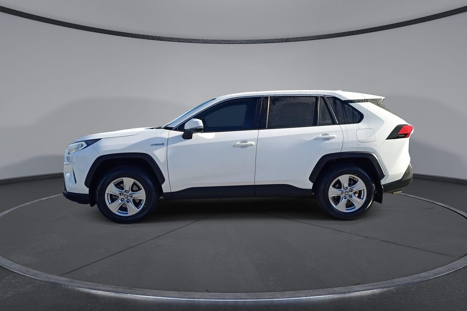 2021 Toyota RAV4 GX in White