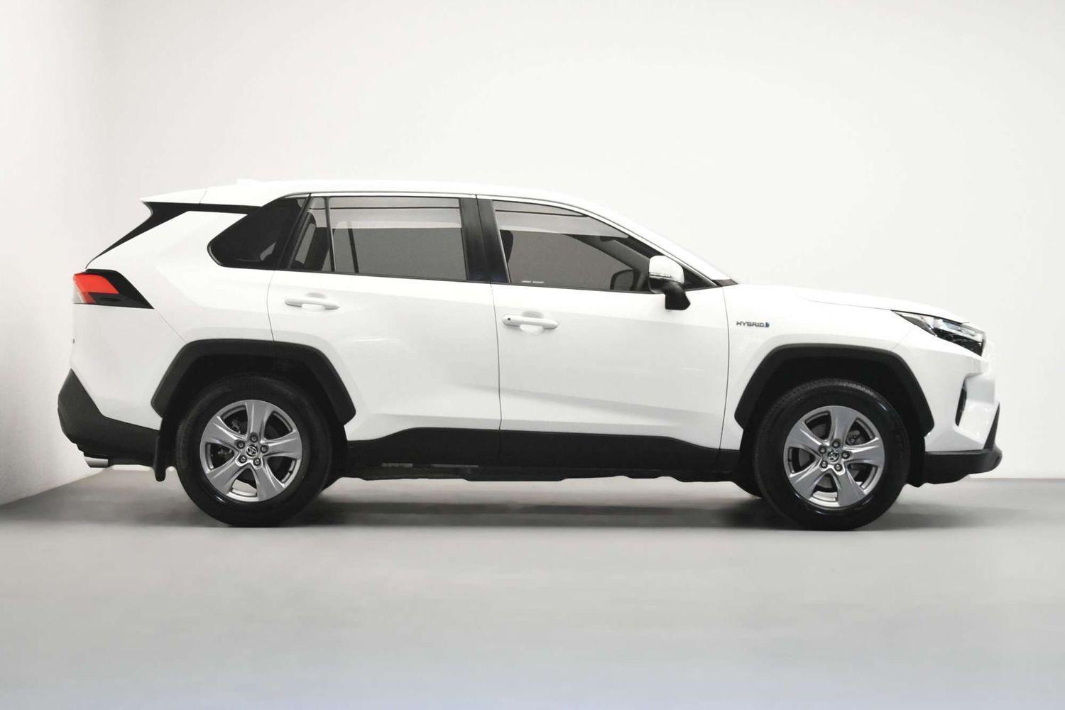 2023 Toyota RAV4 GX-2WD in White