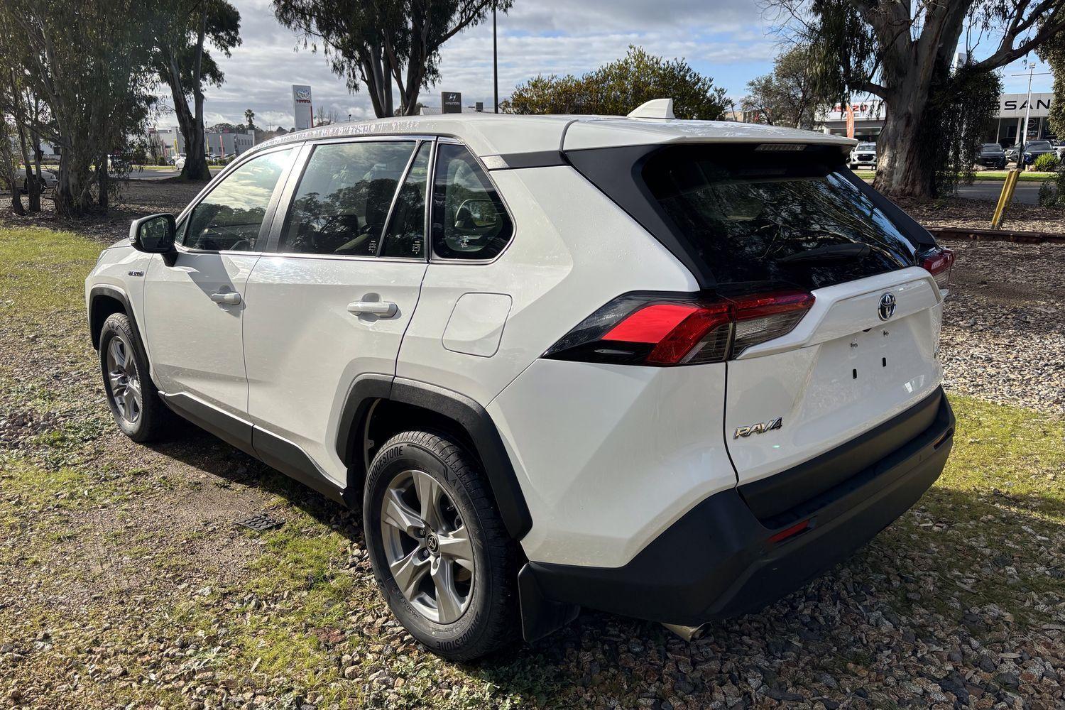 2023 Toyota RAV4 GX-2WD in White