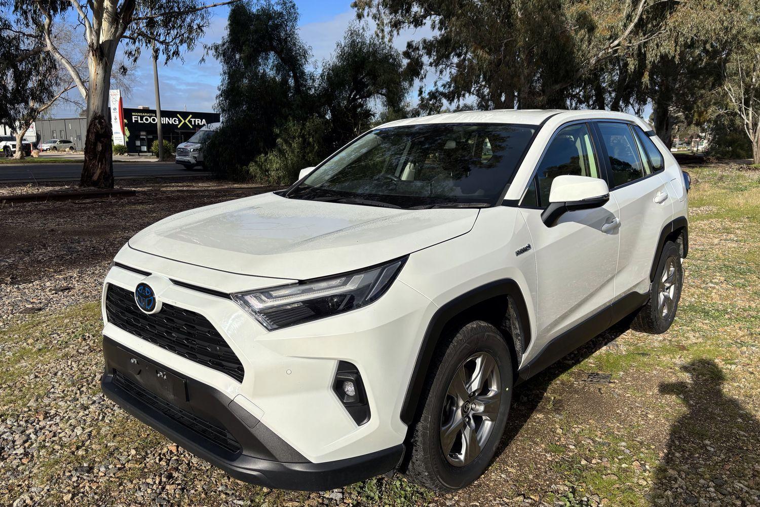 2023 Toyota RAV4 GX-2WD in White